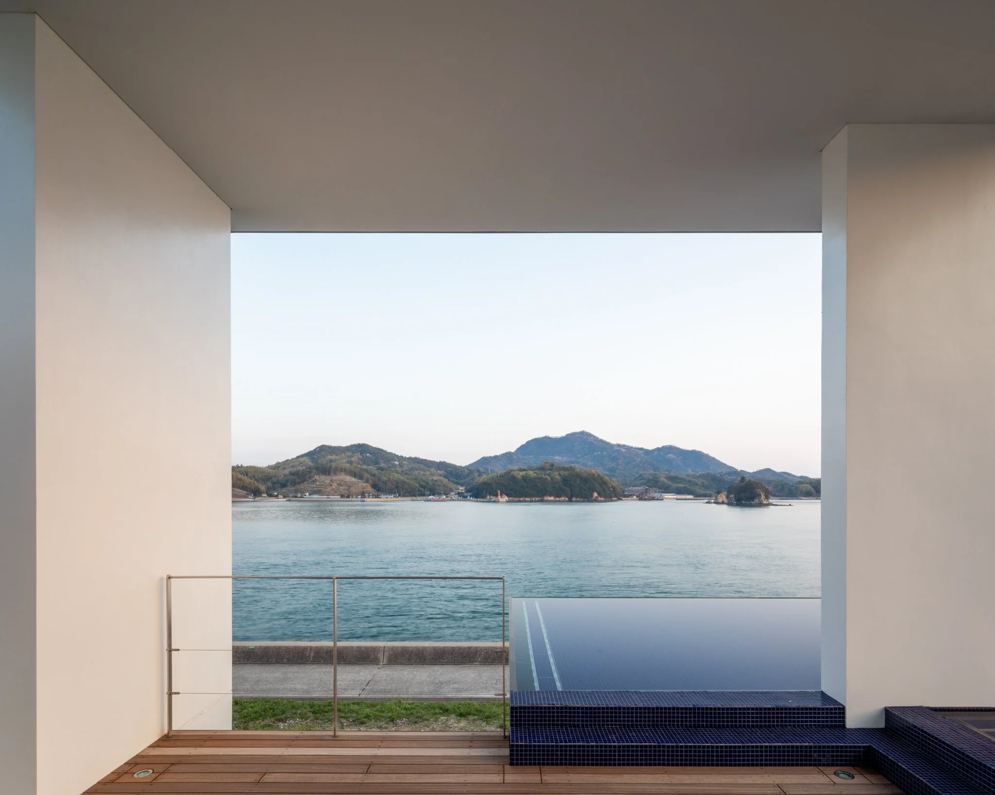 Manabu Chiba Architects - Onomichi Weed-end-7.jpg