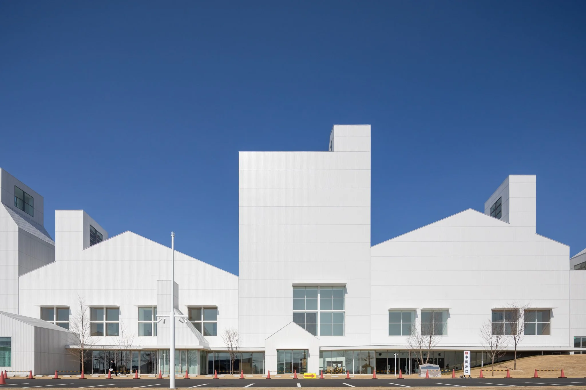 Sou Fujimoto Architects - Ishinomaki Cultural Center-04.jpg