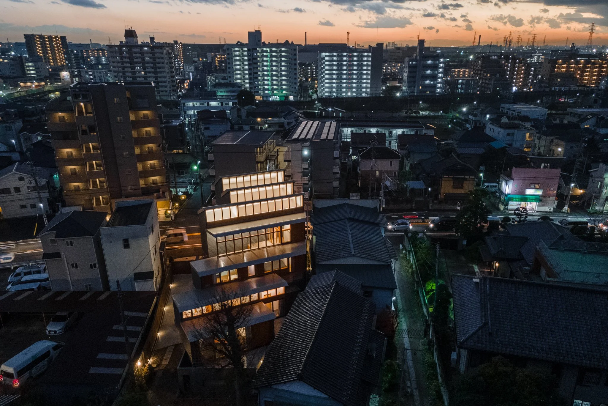 Kompas - NishiFunabashi Vincent Hecht Copyright (1).jpg