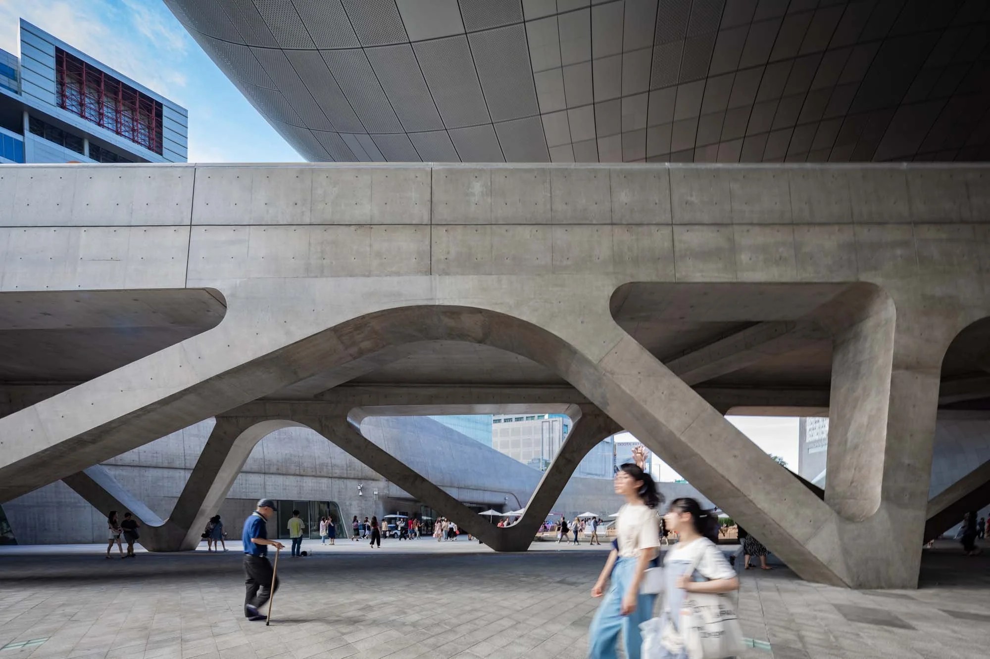 Zaha Hadid - Dongdaemun Design Plaza