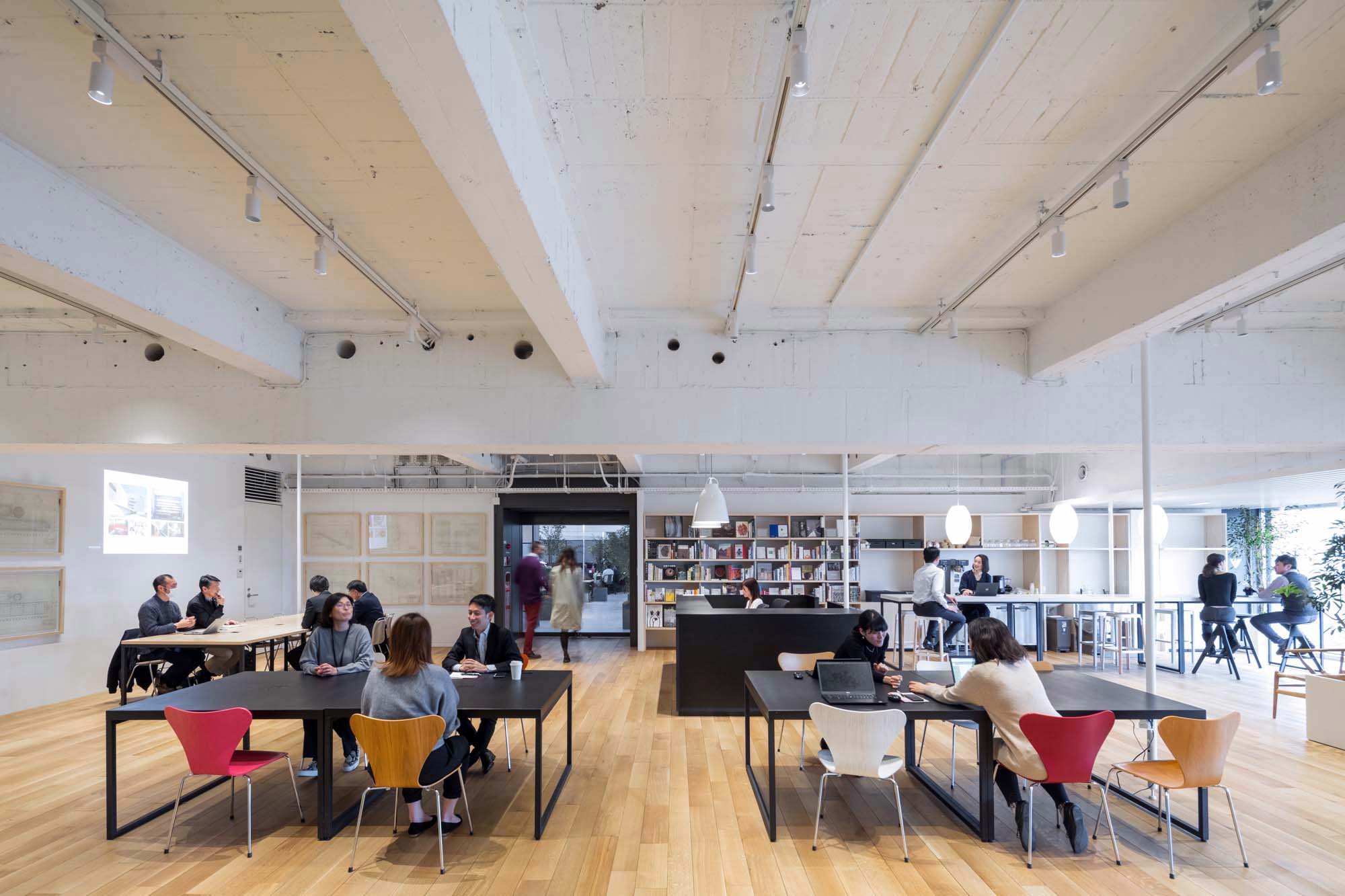 Nikken Sekkei Ldt - Office Space Design Tokyo -(15)