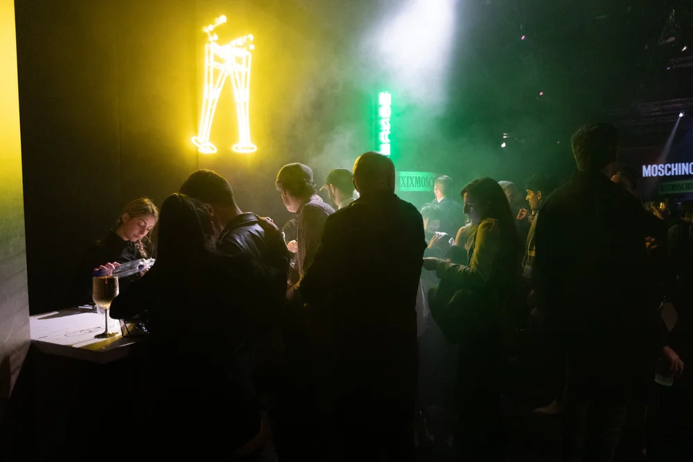 Moschino_Party_Identity_Communication-01