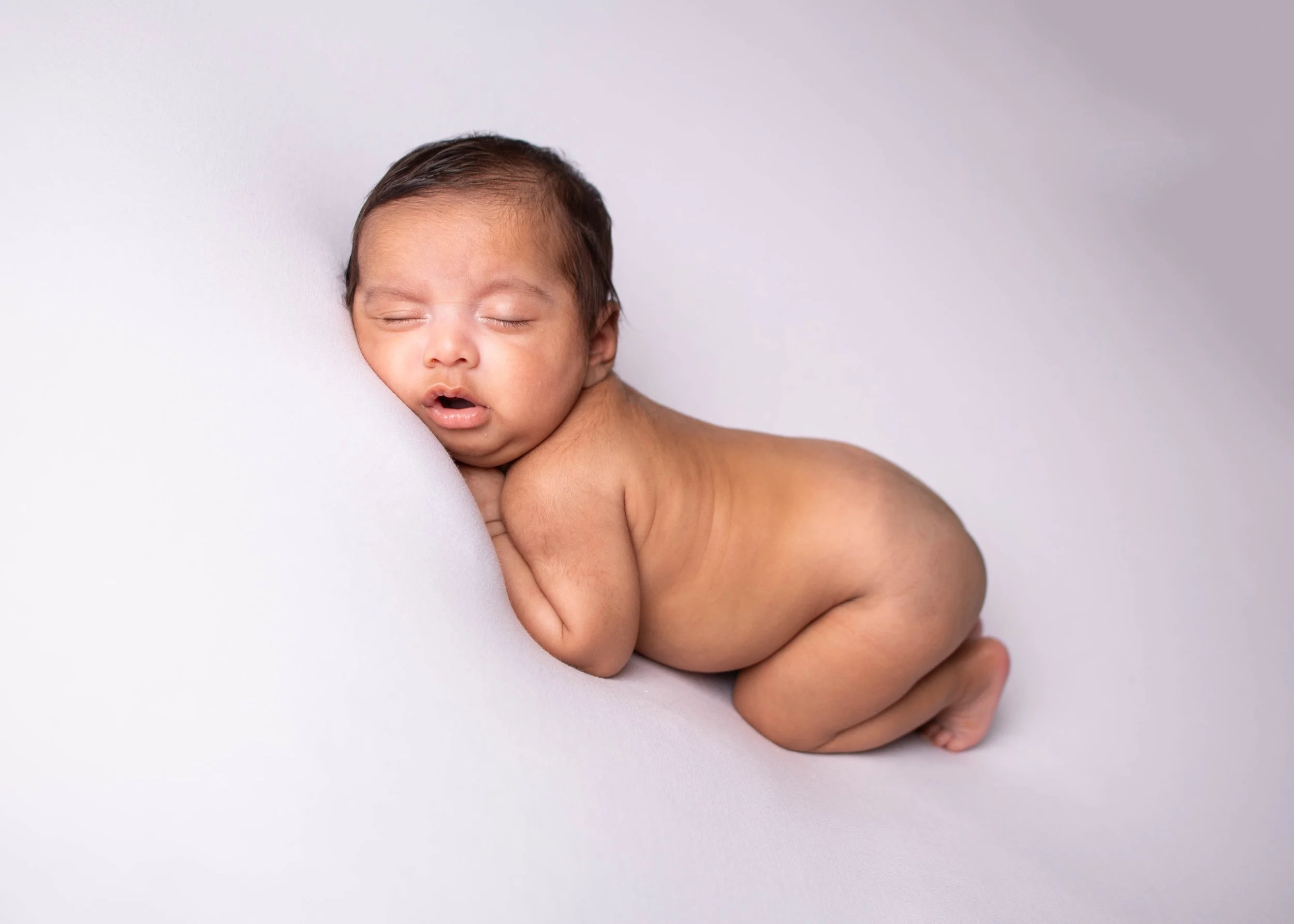 Jasmine - Newborn-11.jpg