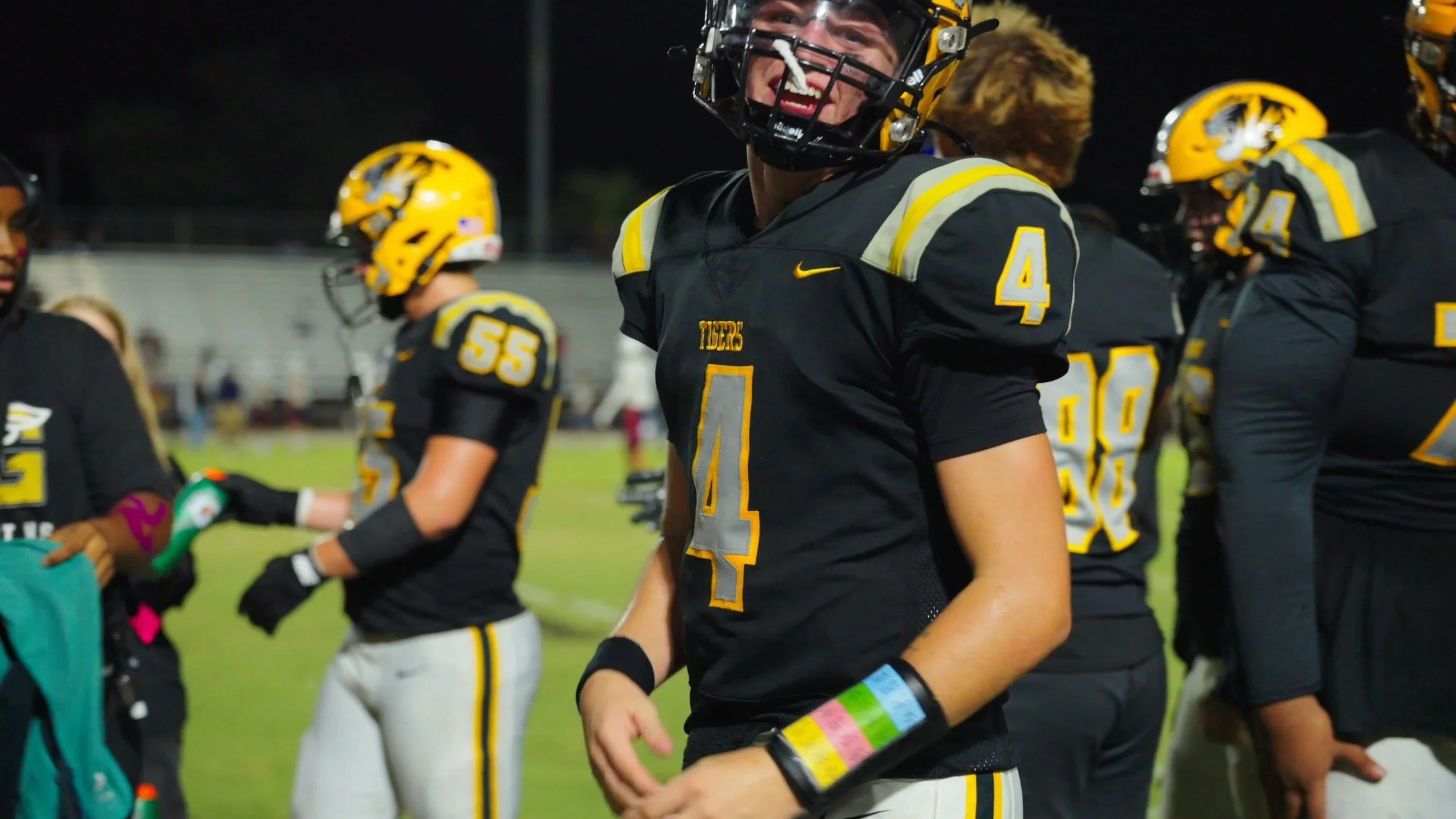 Game Highlights π₯
Gilbert Tigers roll past McClintock Chargers with a 49–14 victory.
All video credit: @creatorbarrett