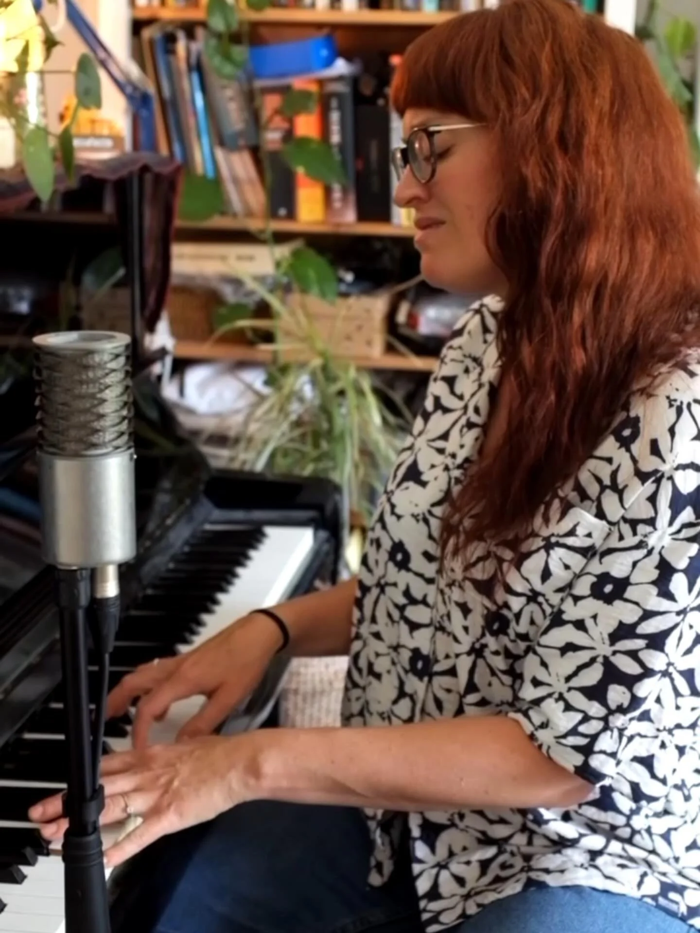 🌱How do I decide what to write about?
.
Honestly it&rsquo;s rarely a 💡 moment (much to my chagrin). 
.
✨I follow nonsense syllables when I&rsquo;m in the flow and all the components (apart from making sense with words lol) come together - and I hav