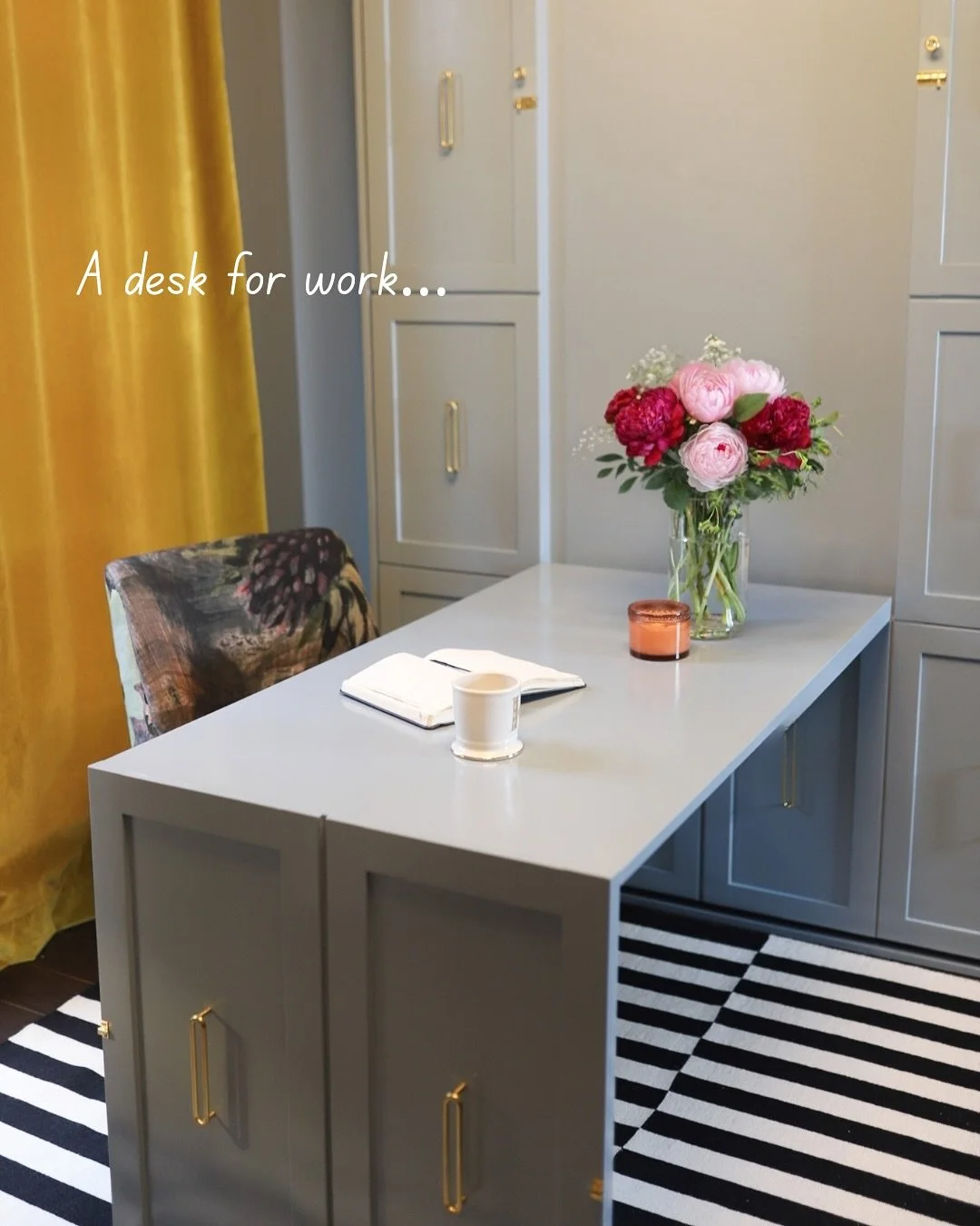 A modern, multifunctional space for work, guests, and creativity.✨

Designed to do it all&mdash;without sacrificing style.

Throwing it back to our special Boston project! All done virtually! 💻🎨