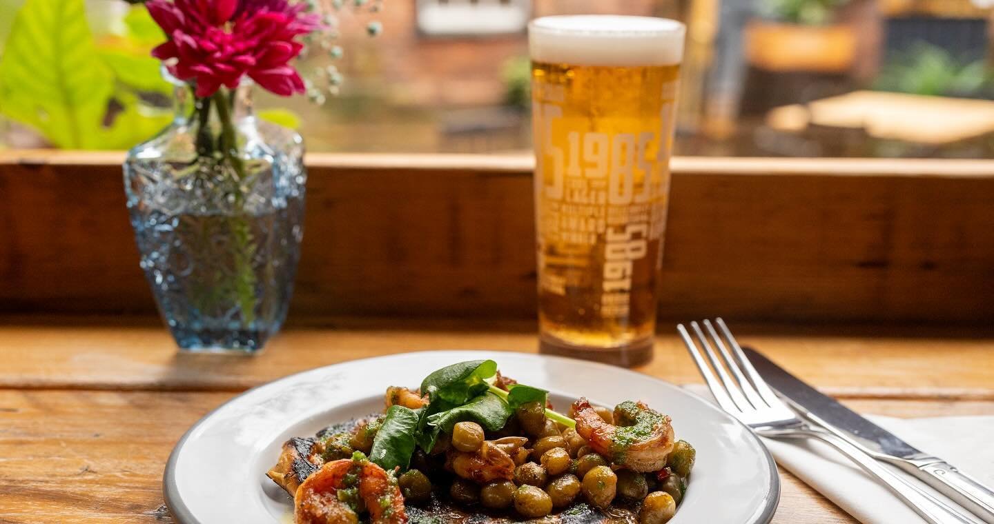 -𝙎𝙐𝙉𝙎𝙃𝙄𝙉𝙀-

The sun is shining, and it&rsquo;s a beautiful day! 
It&rsquo;s the perfect day to enjoy a cold pint and some delicious tapas with friends. Join us at our courtyard or sunny restaurant and bask in the first rays of spring sun. 

W