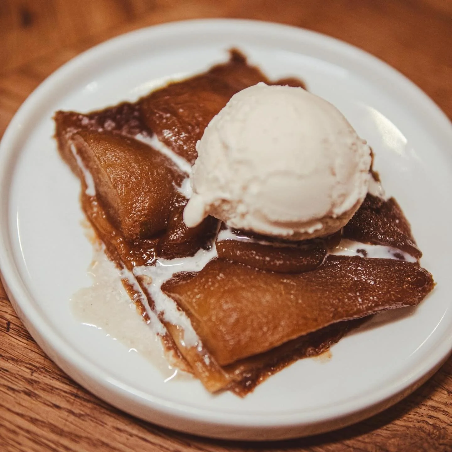 -𝙎𝙚𝙖𝙨𝙤𝙣𝙖𝙡 𝙎𝙥𝙚𝙘𝙞𝙖𝙡𝙨 𝙖𝙩 2 𝘽𝙧𝙞𝙙𝙜𝙚𝙨-

Cold, wet days call for comfort &mdash; and our new seasonal specials are exactly that.

𝙋𝙚𝙖𝙧 𝙏𝙖𝙧𝙩𝙚 𝙏𝙖𝙩𝙞𝙣
Caramelised Herefordshire pears with muscovado sugar and a splash of ru