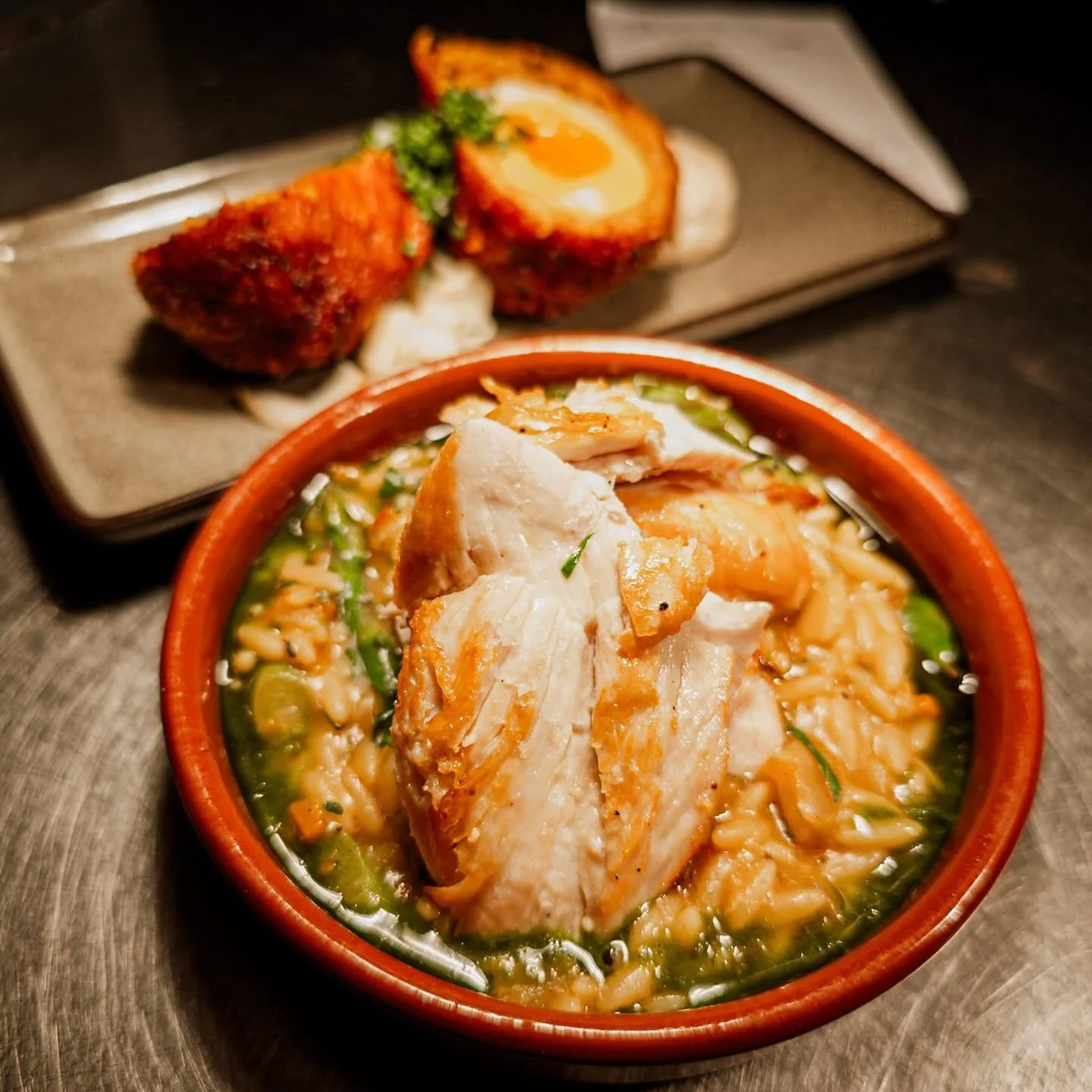 -𝙉𝙚𝙬 𝙤𝙣 𝙩𝙝𝙚 𝙈𝙚𝙣𝙪-

Brined Free Range Monmouthshire Chicken Breast
Pan-seared in butter and served with a creamy asparagus orzo risotto.

Confit Gressingham Duck Leg
Served with teriyaki noodles and tenderstem broccoli.

Come down to 2 Bri