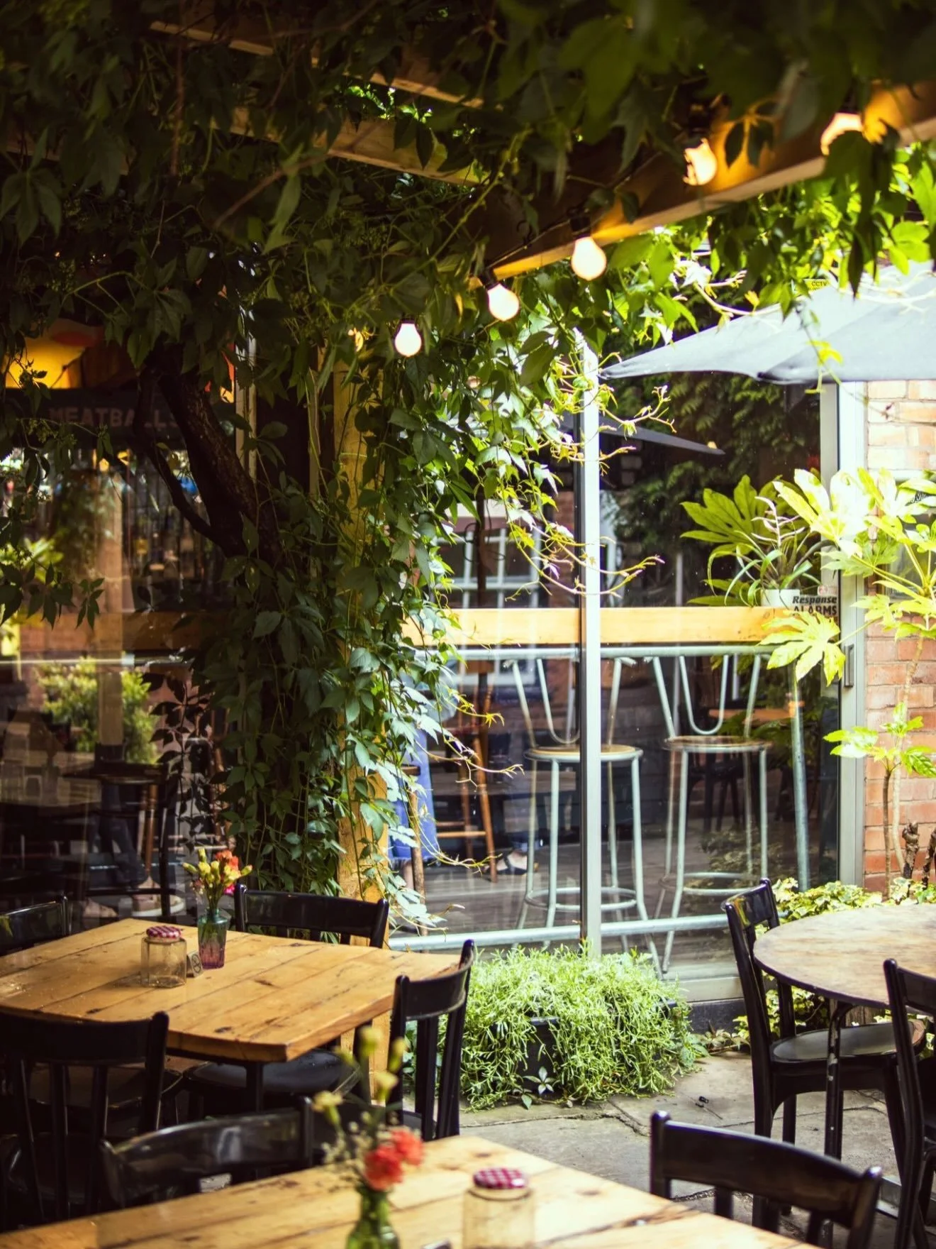 -𝙃𝙚𝙖𝙩𝙬𝙖𝙫𝙚-

It&rsquo;s hot&hellip; really hot! 

If you&rsquo;re out and about, please make sure you&rsquo;re taking plenty of drink breaks and staying hydrated throughout the day. 

Looking for somewhere to escape the sun? Come and relax in 