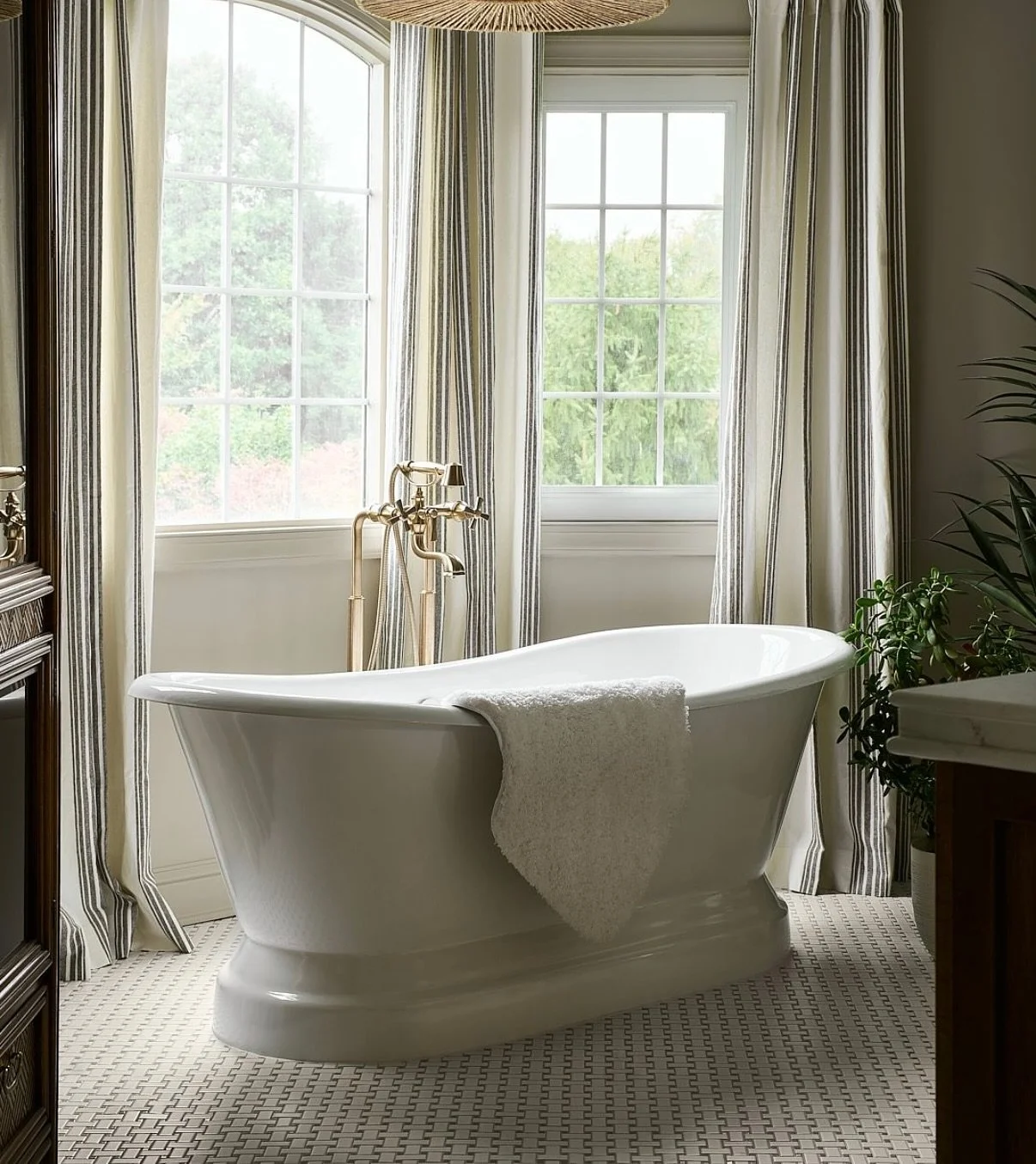 Making our way through this beautiful home. One space at a time! 

We first started with lighting updates and window treatments to bring warmth and softness into the main living areas. From there, we moved upstairs to transform the primary bathroom &