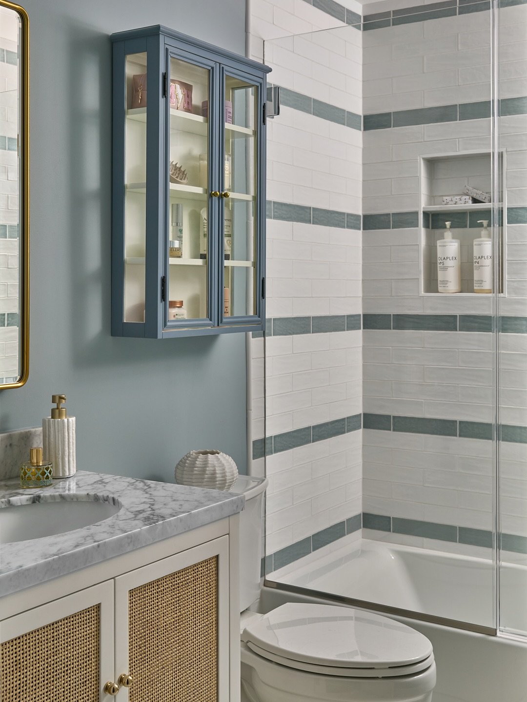 Designing a bathroom for a tween is all about function + personality 💙

This space was created for a girl on the go&mdash;school mornings, sports after class, and plenty of time spent getting ready to hang with friends and family. Her favorite color