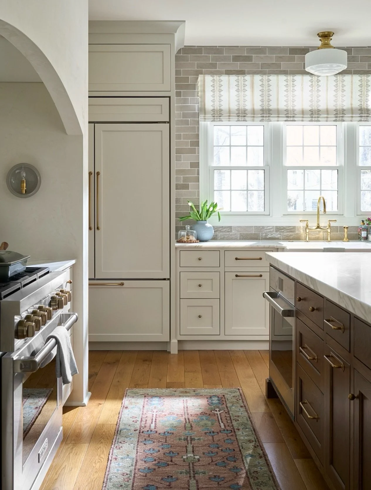 Favorite photo from the shoot&hellip; although choosing just one was a tough decision. 

There&rsquo;s something about this image that captures everything we love about this home&mdash;the layers, the details, and the way it all came together.

And t