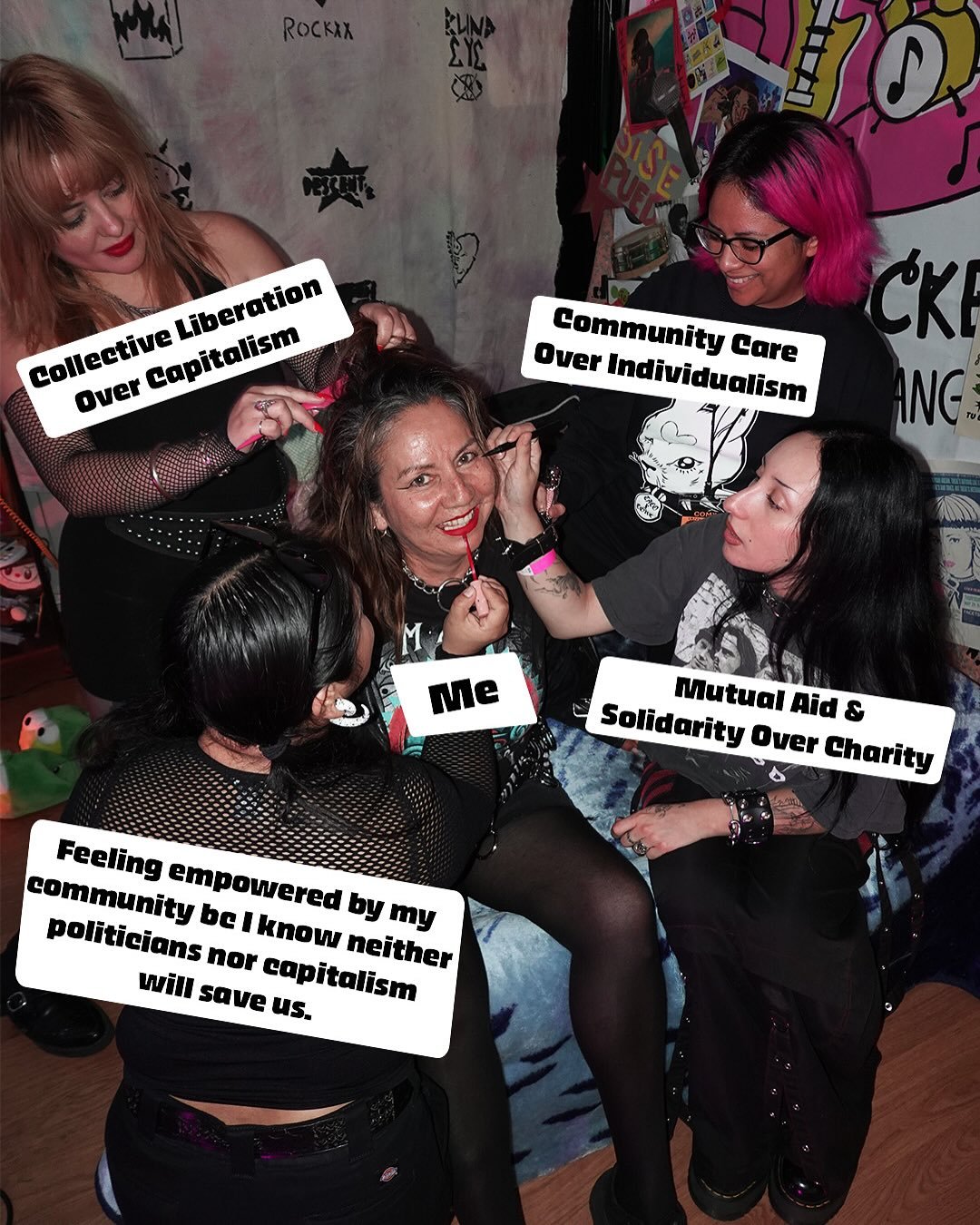 “Betty, eres punk o emo?” 🤔 We can’t get over this ✨ICONIC✨ camp moment! 🖤⛓️
Should we post the full punk transformation we gave to Betty?? 👀
🖤 first slide inspired by @muchachafanzine
Thank you to this year’s camp log