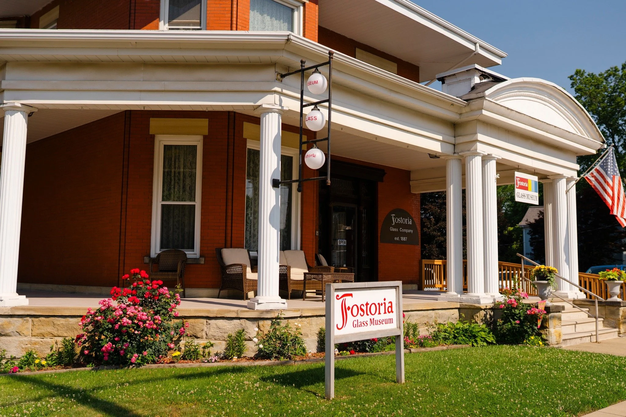 Looking for a fun indoor activity for rainy days this Spring? 🥂

Check out the Fostoria Glass Museum. Learn about this historic industry that was based in Moundsville, and explore the beautiful glass pieces on display.

Plan your visit today at Visi