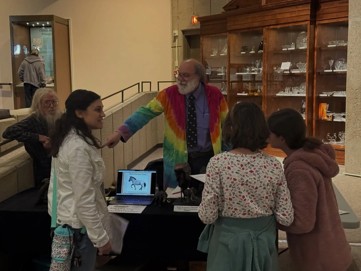 It&rsquo;s Fossil Day at the @gravecreekmound 🎉 

Stop by the museum from 12pm-4pm today for tons of fun archaeological activities! Entry and activities are FREE 👏 

#visitmoundsville #moundsvillewv #westvirginia #almostheaven #wv