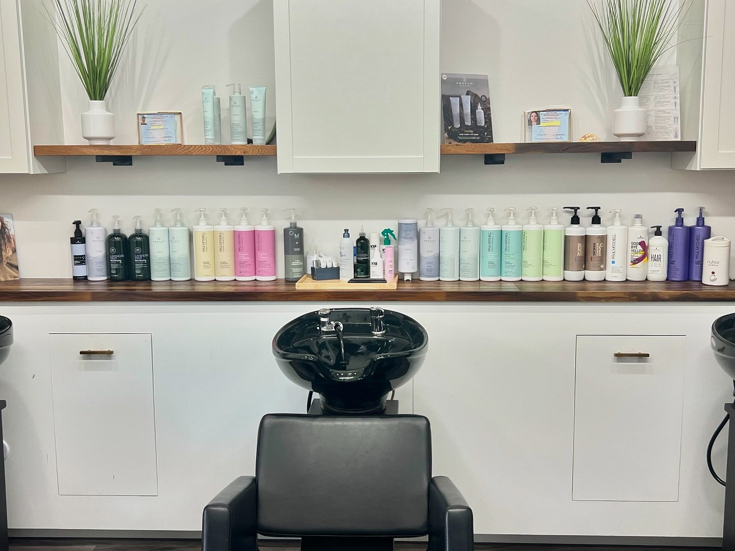you like the shampoo and conditioner we wash your hair with? you can purchase one right in the salon your next visit! 🩵🧡❤️💛💚🩷