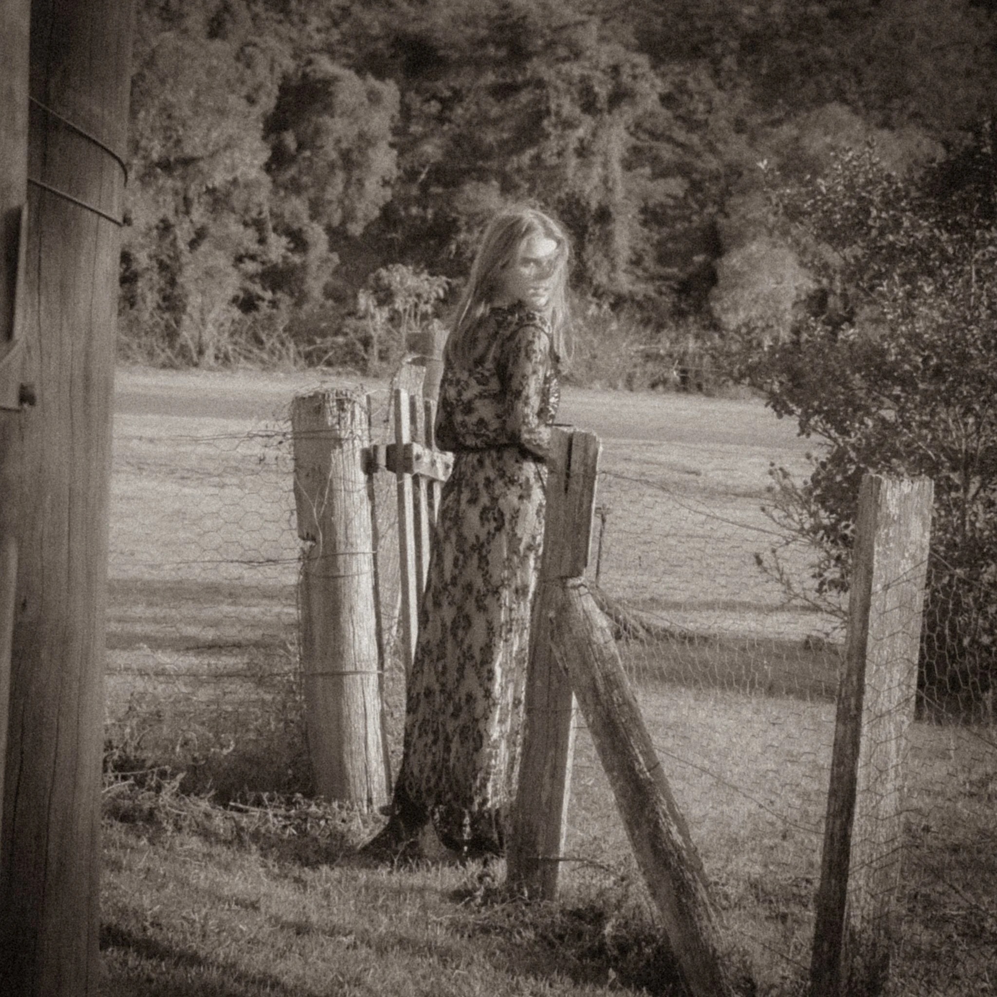 Jean Elliot captures Australian gothic storytelling at its finest on ‘Hole in Her Head’.