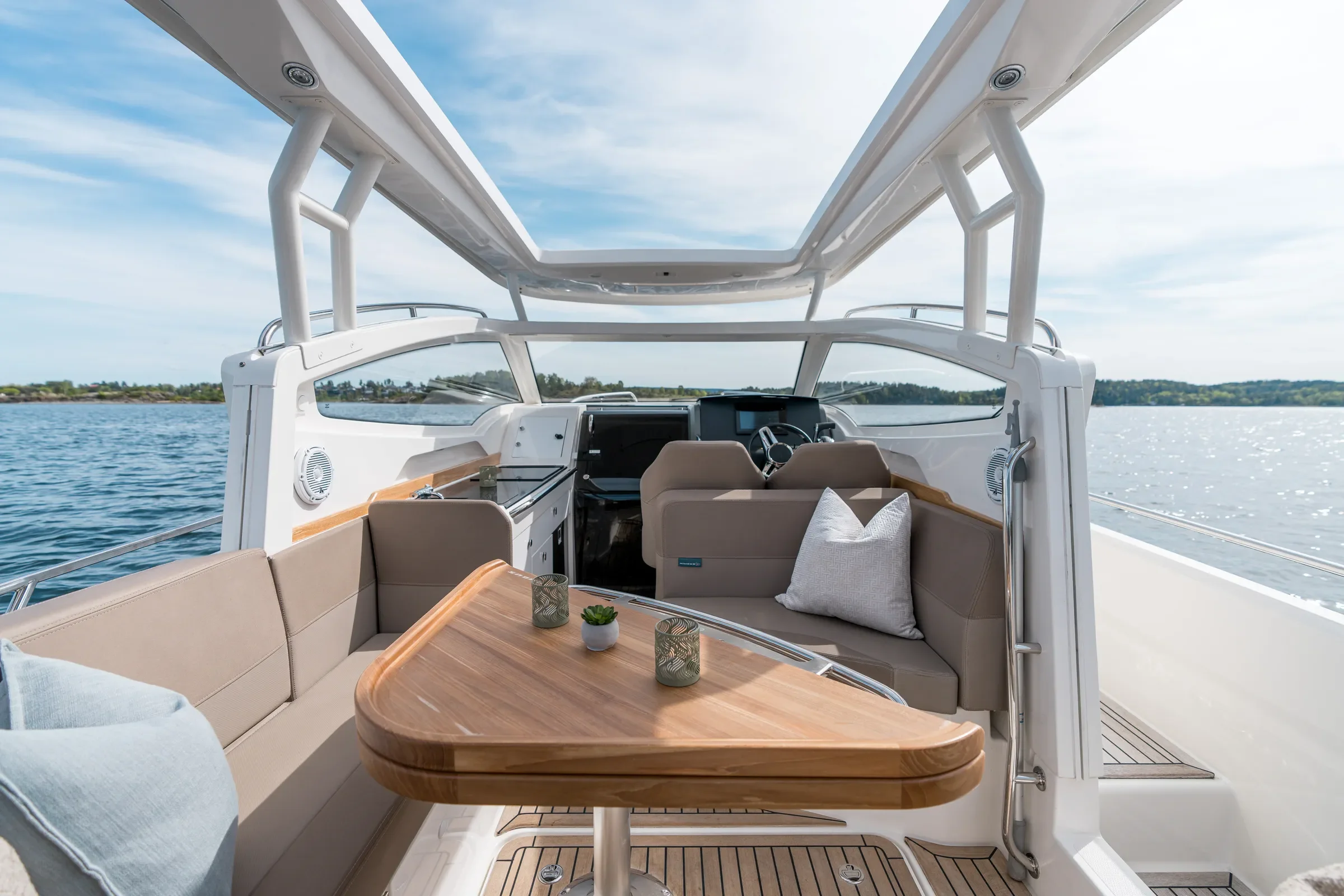 Nimbus W9 t-top 2018 Mercury 300-7_web.webp