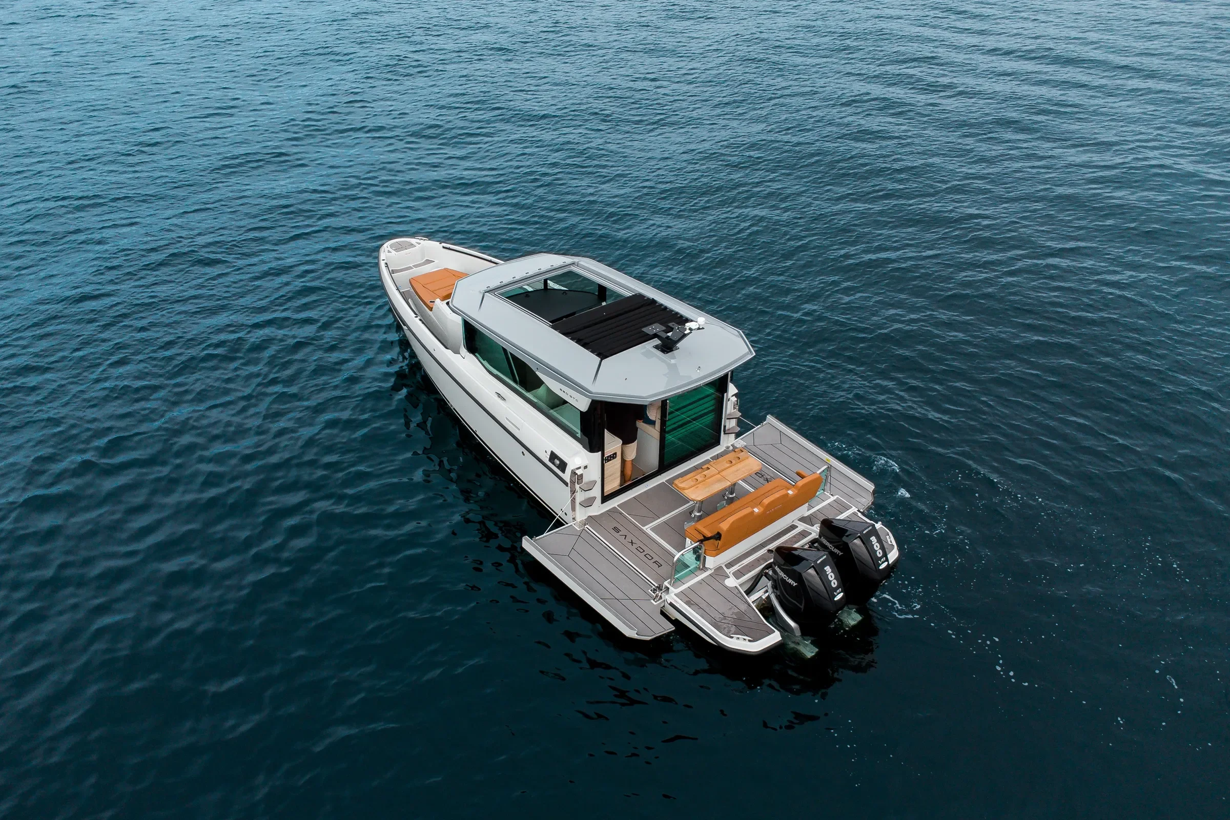 Saxdor 320 GTC 2x Marcury 300HP-66_web.webp