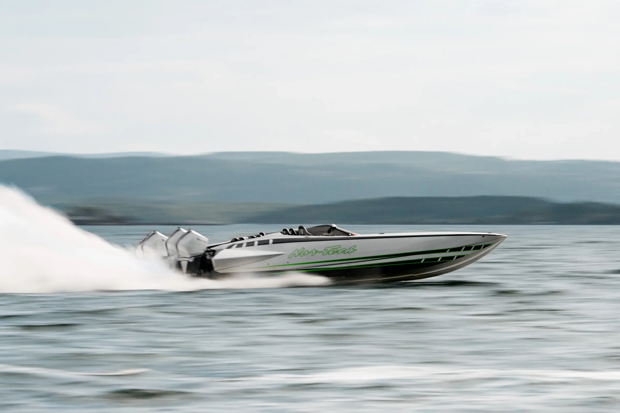 Nor-Tech 4000 Roadster 4x 500HP Mercury Racing-84_web.webp