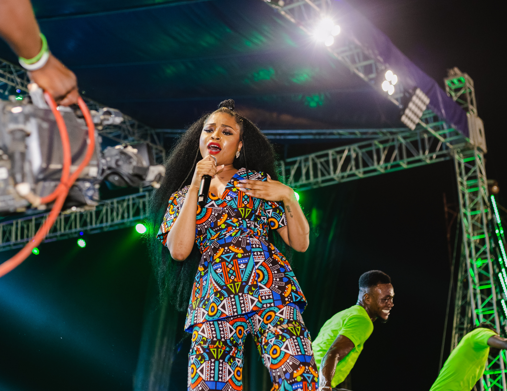 Cheap radio plugging