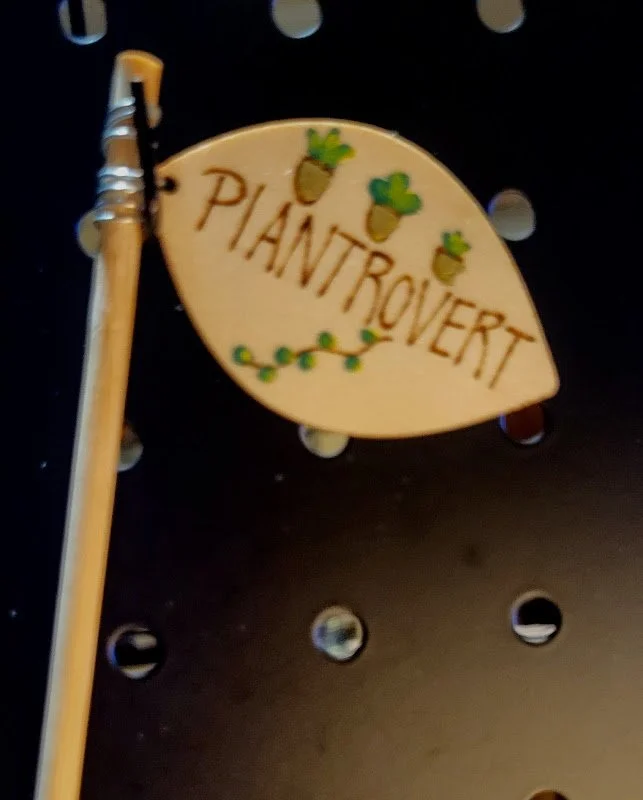 #409 plantrovert plant sign