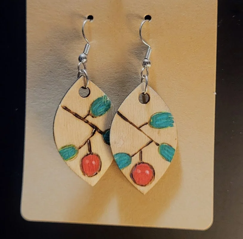 #117 sm branch with ornament