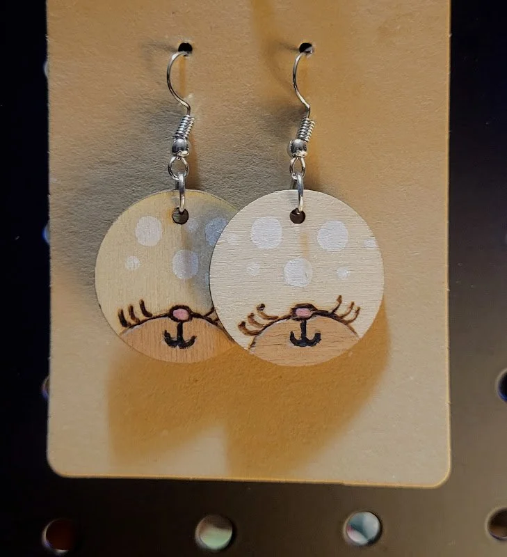 #112 cat nose with snow