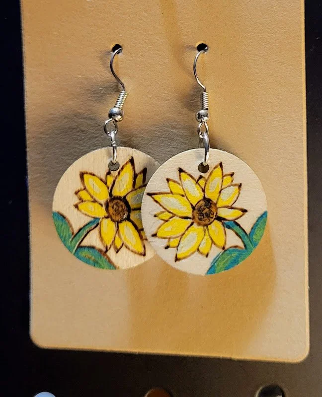 #159 sm sunflower earrings