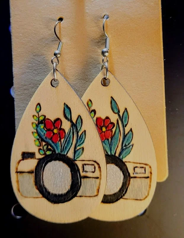 #165 camera with 3 flowers earrings