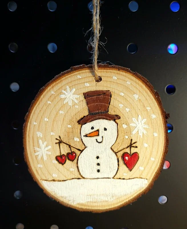 #48-SNOWMAN WITH LITTLE HEARTS ORNAMENT
