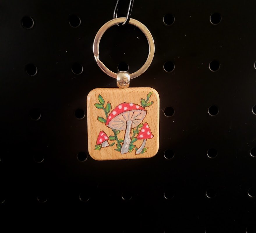 #604 three red mushrooms keychain