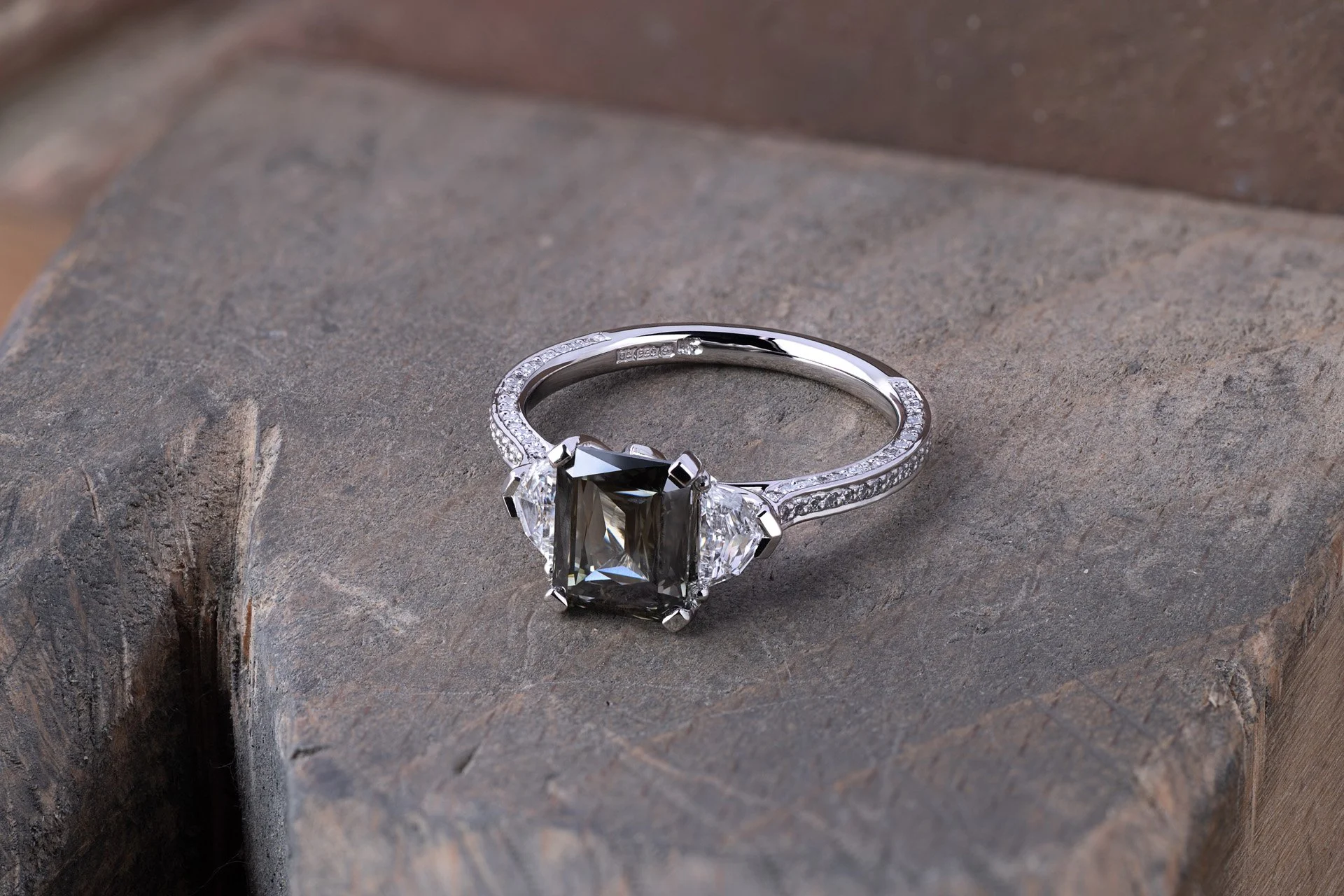 Ring 05 12 6-2LR.jpg