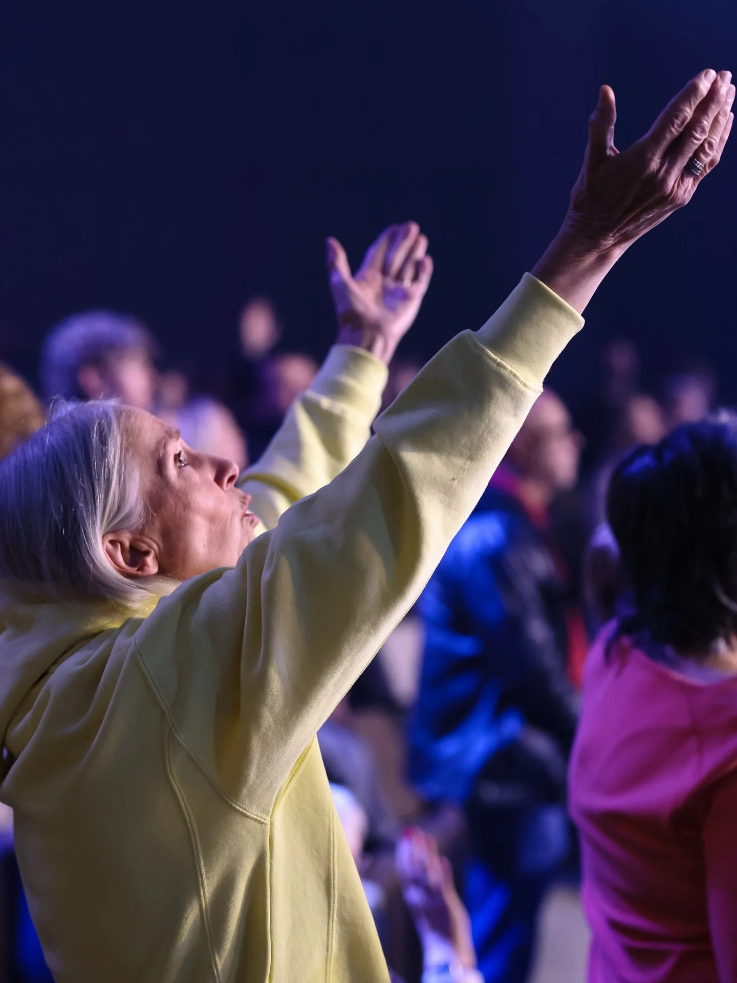 Hope doesn&rsquo;t wait. It meets you here.

What a powerful Sunday in His presence!💒