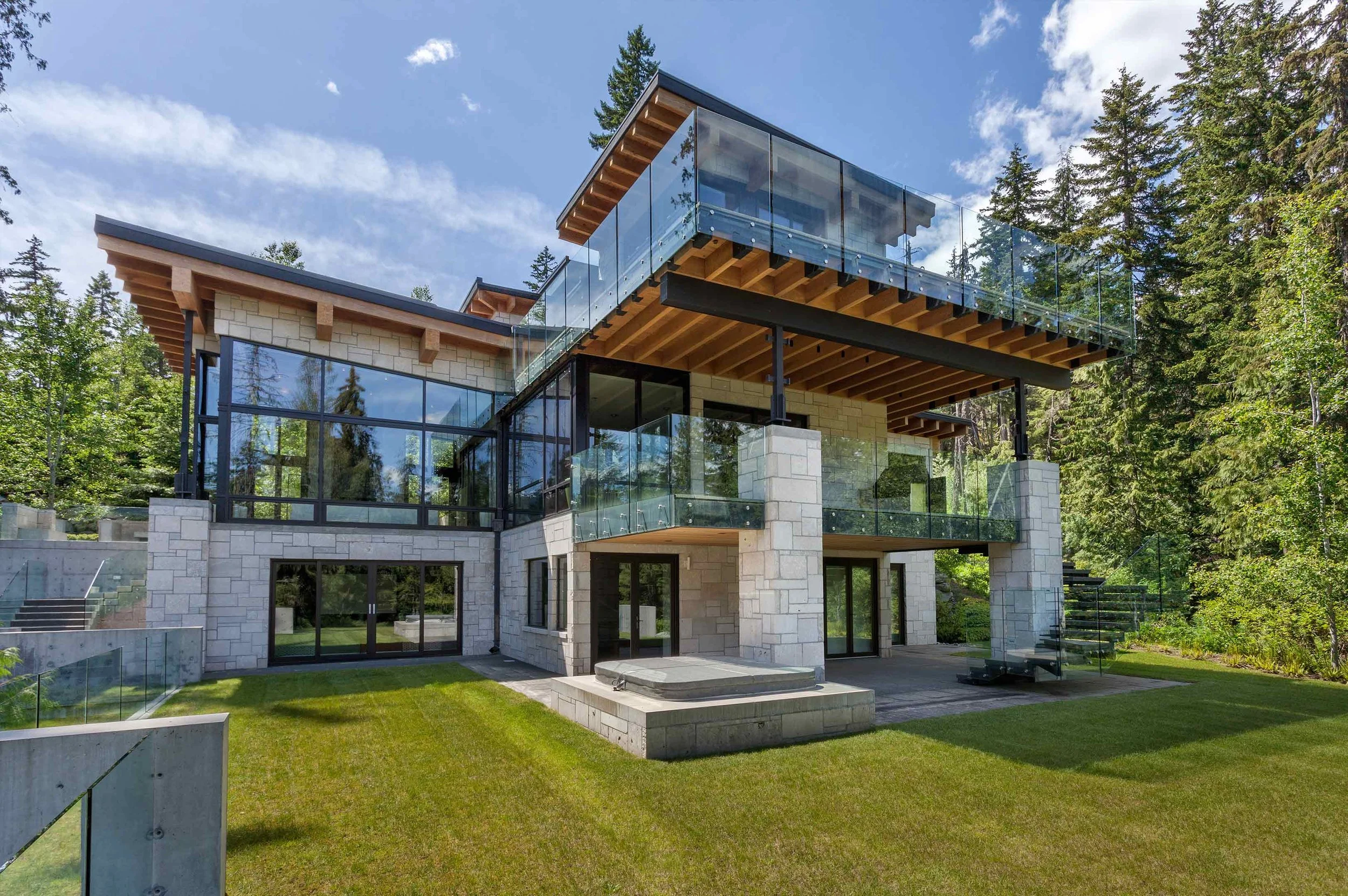 Exterior Finishing Nita Lake (Copy)