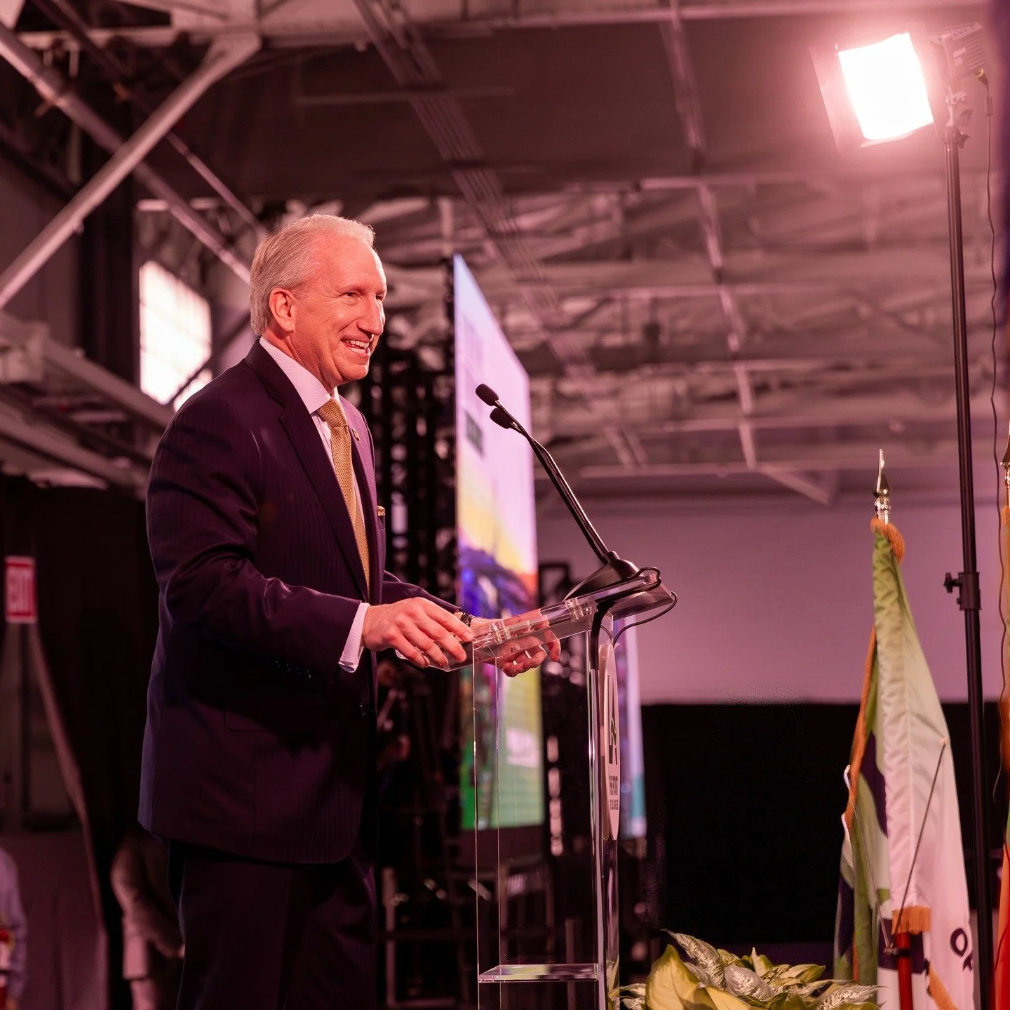 A massive thank you to everyone who attended and supported the State of the Port of Los Angeles Luncheon!

The State of the Port of Los Angeles Luncheon was an absolute success, welcoming more than 900 attendees in a record-breaking year of attendanc