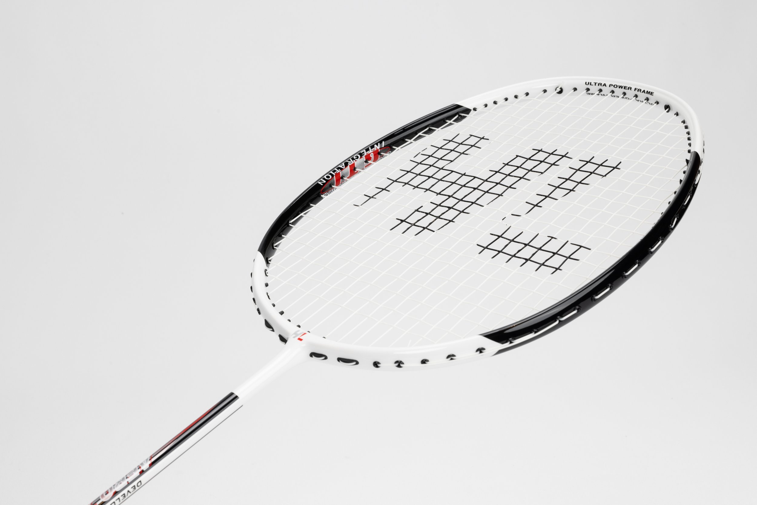 powerful-white-badminton-racket-for-beginners.jpg