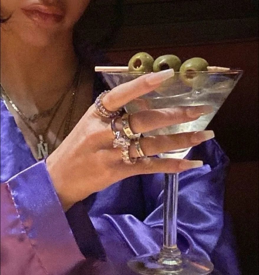 Sharpen your claws 
and fight 4 Ginfish
#queensofginfish
 🍸🐋

La consommation d&rsquo;alcool est dangereuse pour la sant&eacute;. &Agrave; consommer avec mod&eacute;ration