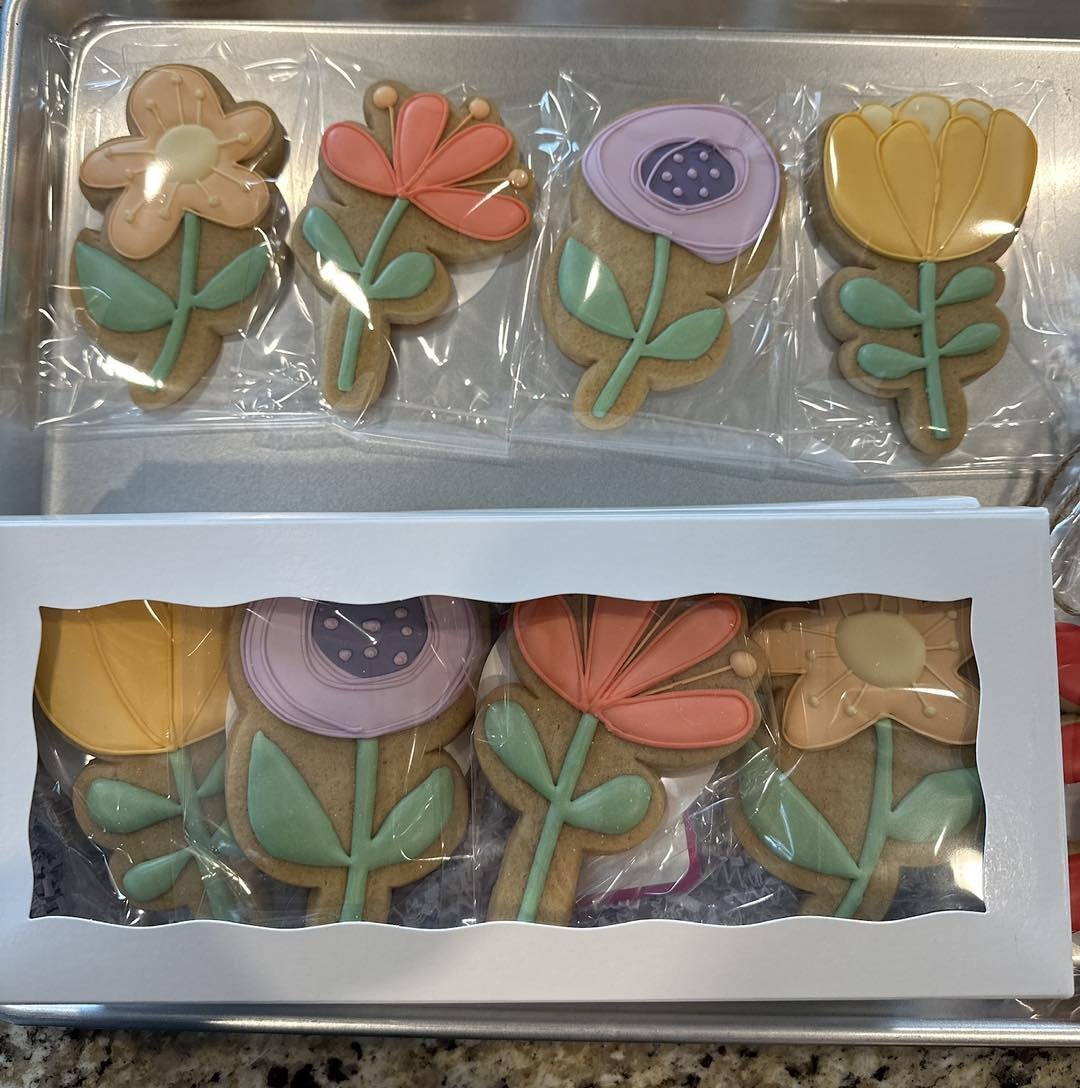 Come see me this Saturday at MAKS Mercantile in Salado starting at 10:00am. I will have Mother&rsquo;s Day gift sets available for purchase! 
Here&rsquo;s another sneak peek&hellip; mmmm.. mouth watering cookies for mom!