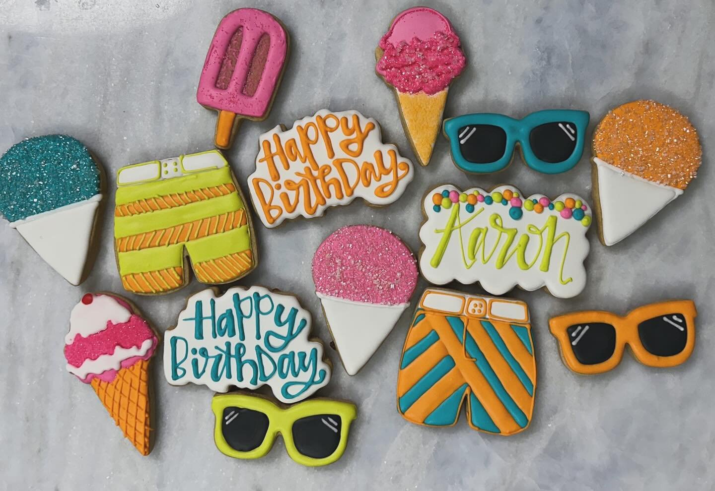 Some lake day cookies for a special birthday!
#customcookies #sboleydesigns #sboleycookies #sugarcookies