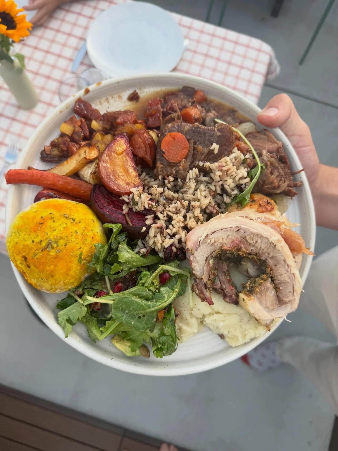 Thanksgiving 2025 🫶

Heart is full with delicious food, a vibey home, cozy people, puzzling team work, The Holiday, port wine from our recent trip, a whole-family neighborhood walk after dinner, burnt chicken, stuffed pumpkins, Beuf Bourguignon (sai