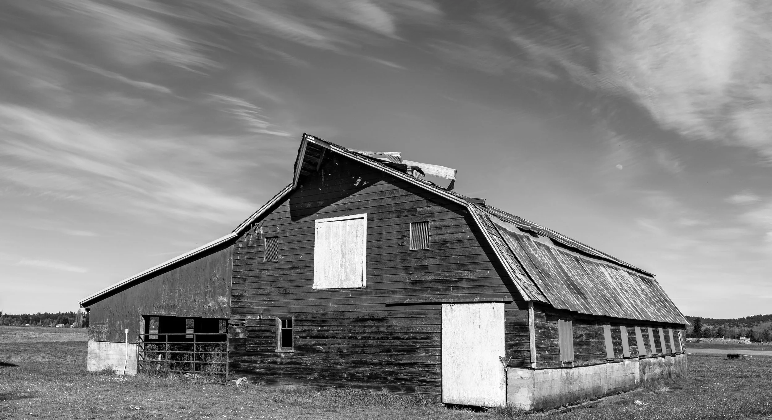 Old barn looking toward farms bnw.jpg