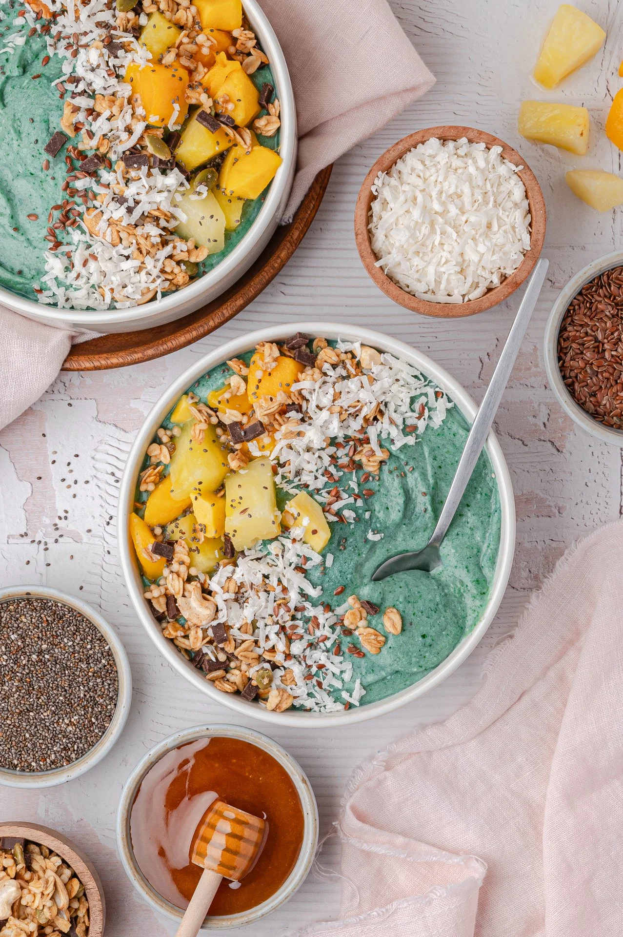 Blue Spirulina Smoothie Bowl - EXCLUSIVE