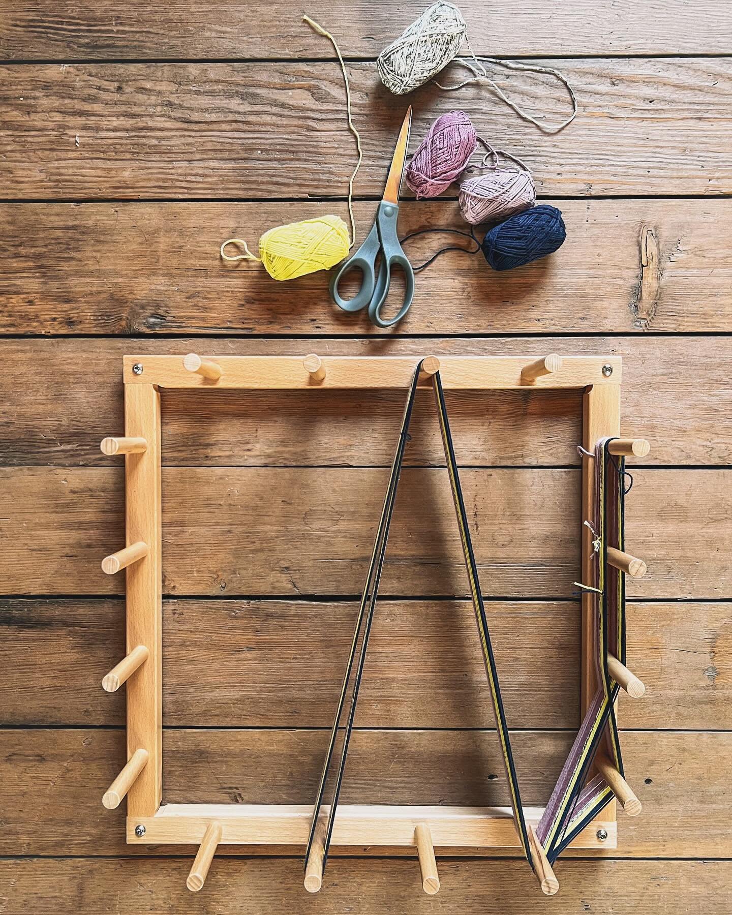 baby warp for the baby loom 🥹 #weaving #tabletoploom #warpingboard