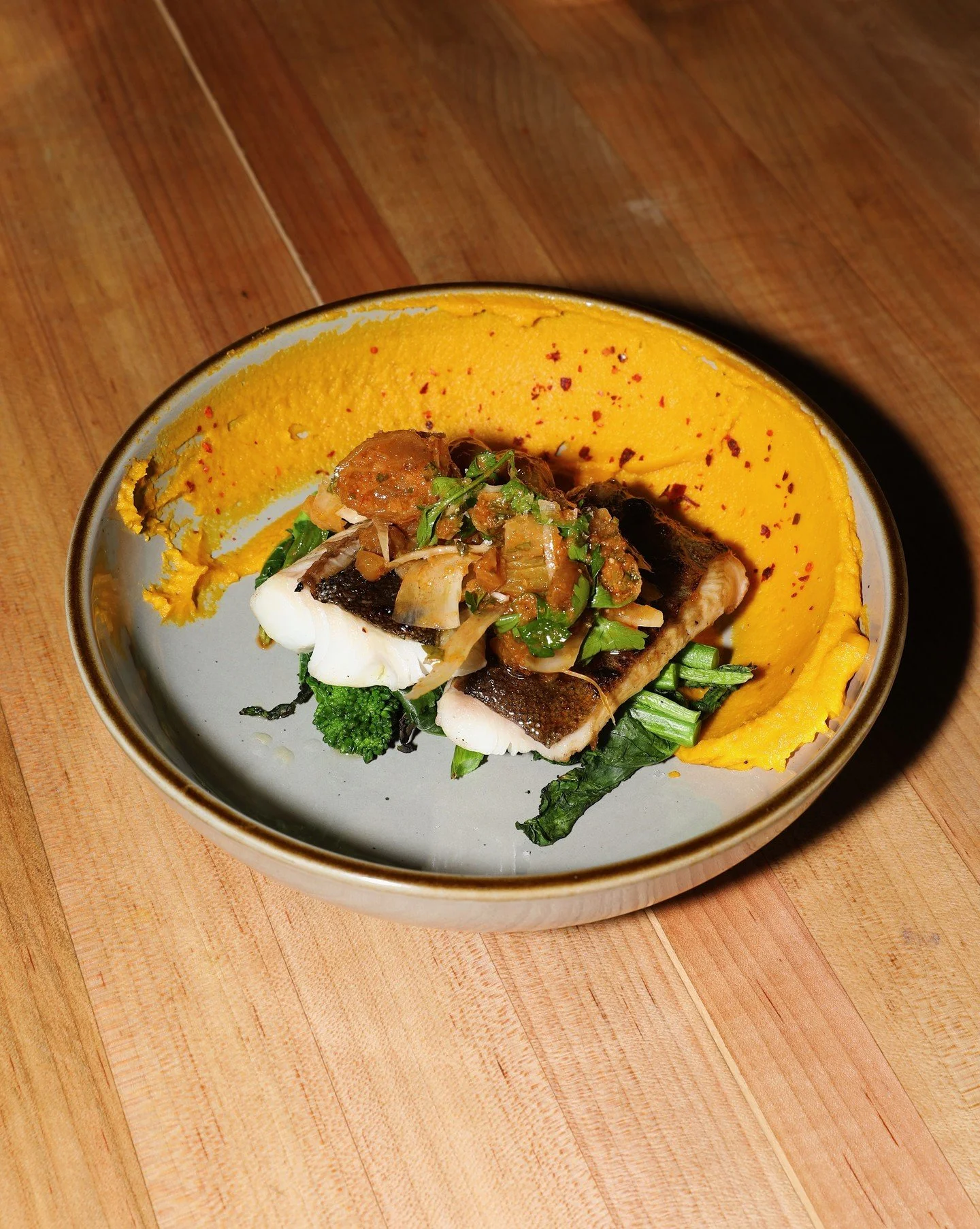 A much loved protein as of late. Wild salmon with a smooth, buttery squash pur&eacute;e, finished with shaved fennel marinated in grape conserva.

#generalharvestseattle #haerfestseattle