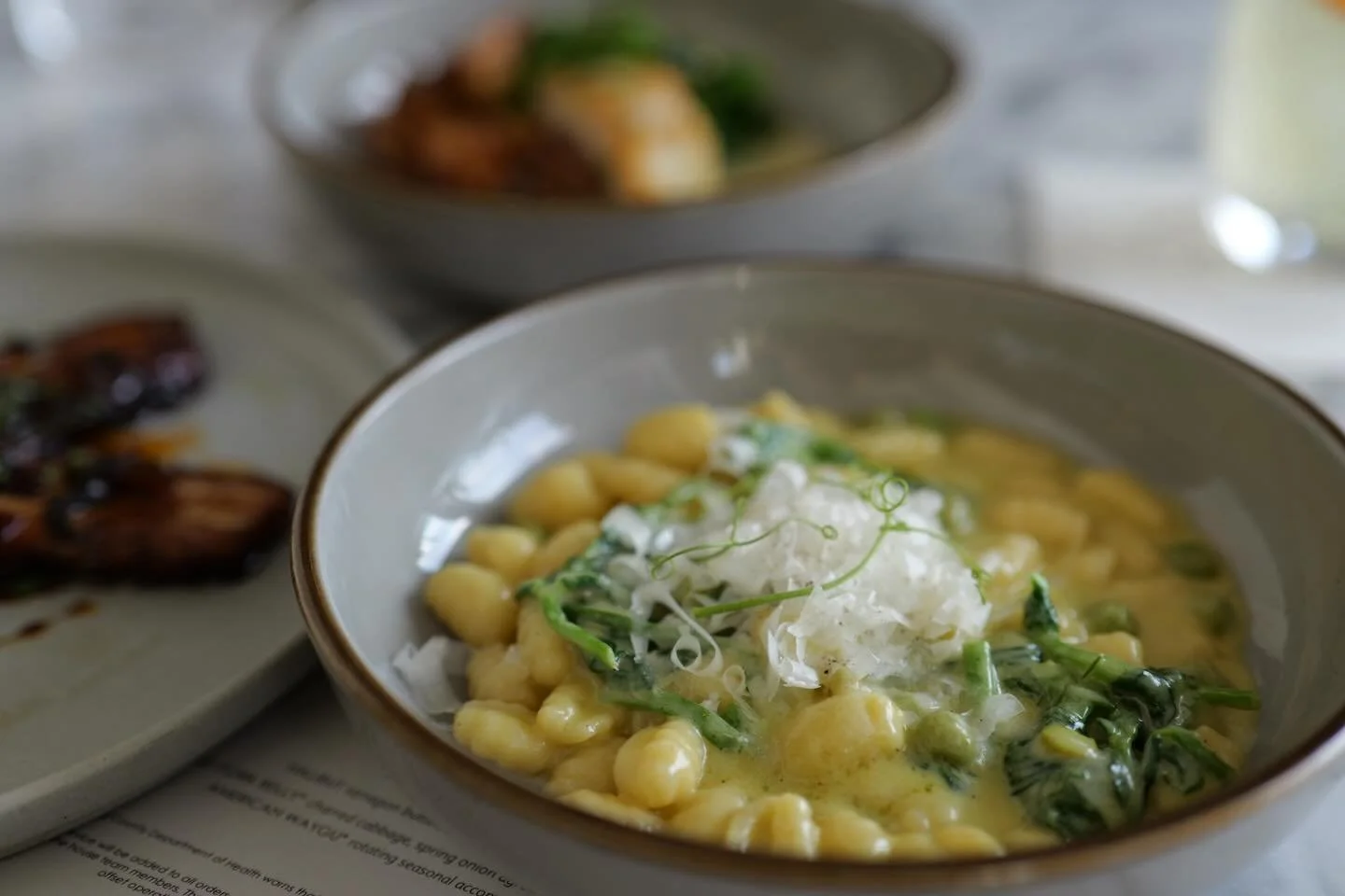 The #weekend is here. This fresh cavatelli with English peas is 🔥. @seattlerestaurantweek is in full effect. What are you waiting for? Book your reservation 🔗in our bio #fremont #seattlerestaurantweek