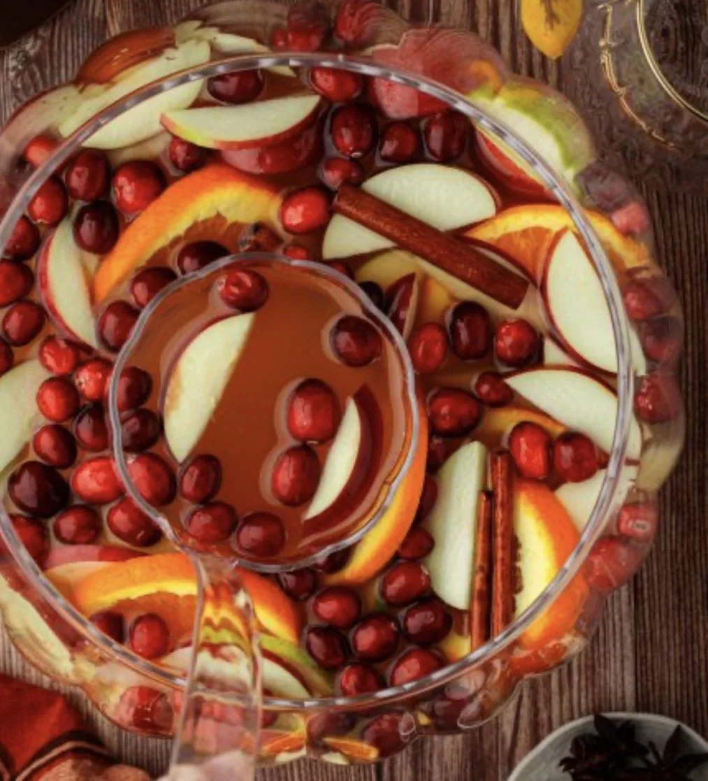 Friendsgiving Fun – Easy Batch Cocktails for a Crowd