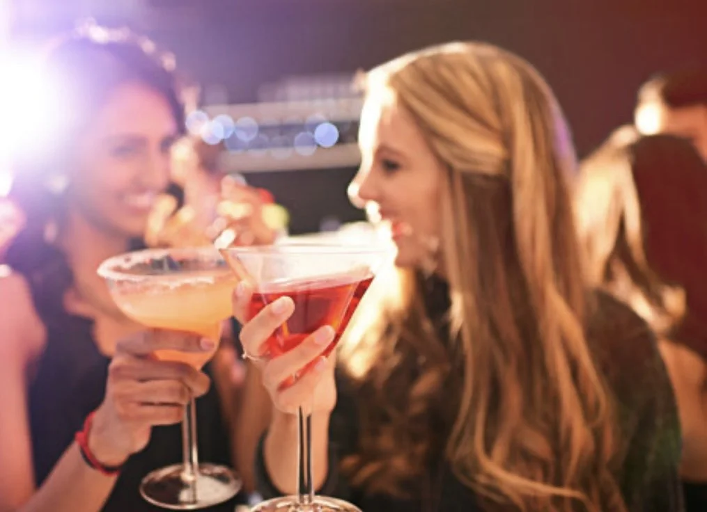 Office Party Perfection – How a Mixologist Can Transform Your Corporate Event