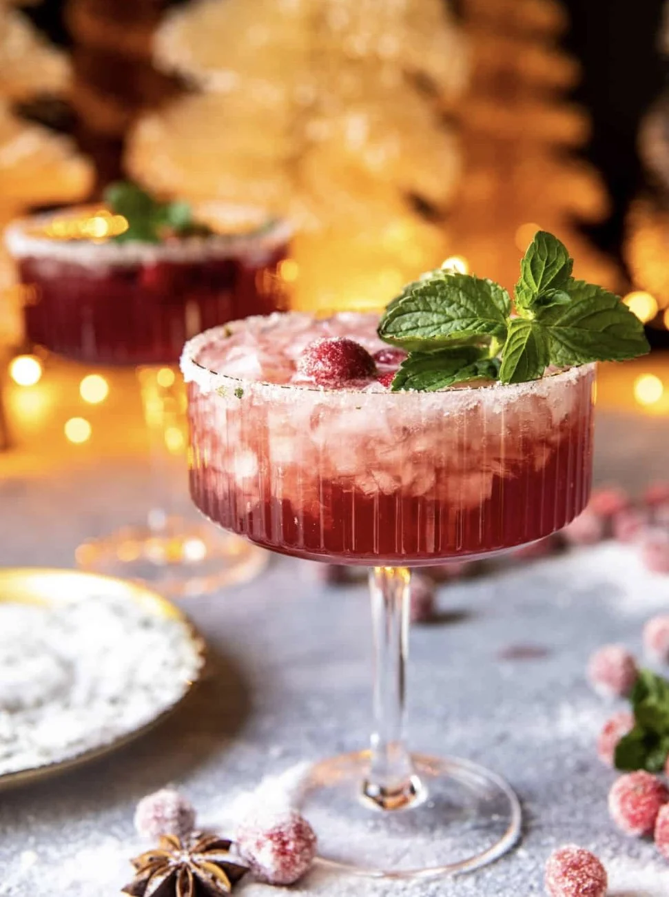 Christmas in a Glass: Seasonal Cocktails with Warm, Spiced Flavors